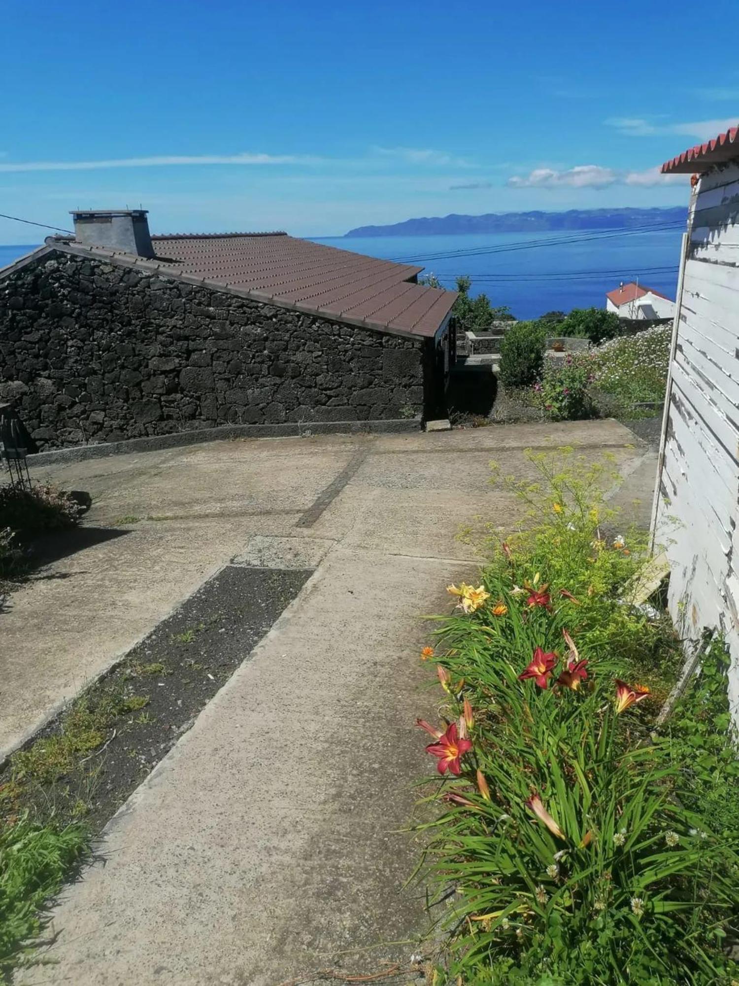 Comfortable House With Sea View In Sao Roque Do Pico Villa Bagian luar foto